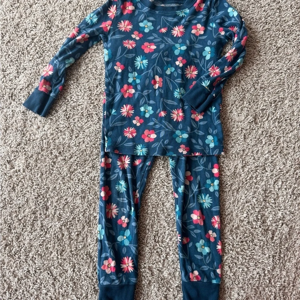 Old Navy Kids Pajama Set - Blue and Pink Floral Pj's Long sleeve pajamas Size 3T
